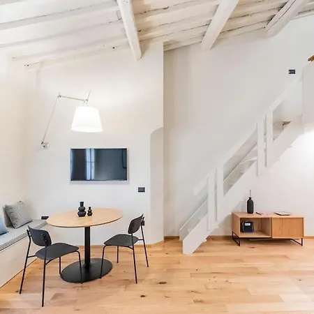 B-suite Lägenhet Florens