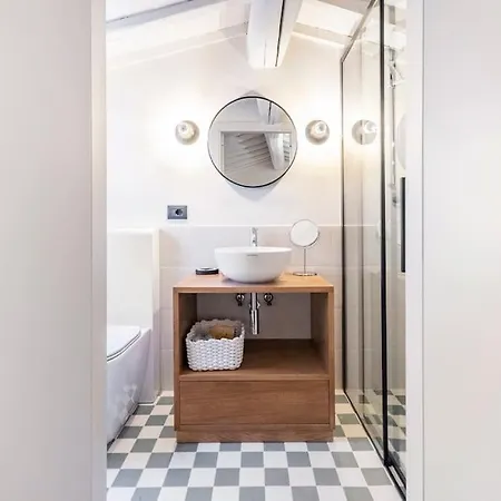 B-suite Apartment