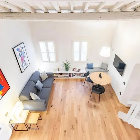 B-suite Apartment *